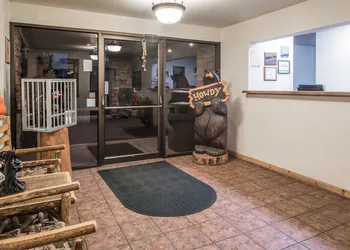Super 8 by Wyndham Kalispell Glacier National Park hotel thumbnail 2