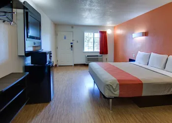 Motel 6 Mount Pleasant, TX hotel thumbnail 4