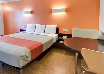 Motel 6 Mount Pleasant, TX hotel thumbnail 7