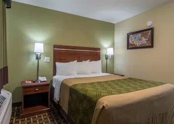 Econo Lodge Jasper hotel thumbnail 5