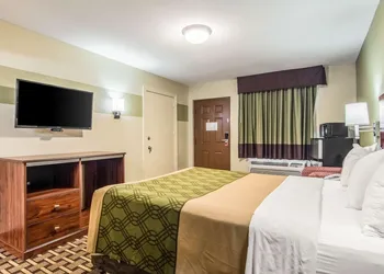 Econo Lodge Jasper hotel thumbnail 8