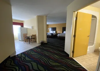 Days Inn & Suites by Wyndham Augusta Near Fort Eisenhower hotel thumbnail 4