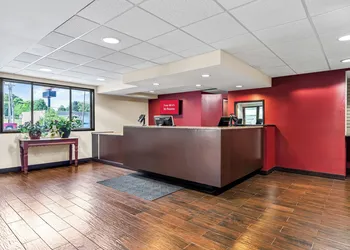 Red Roof Inn PLUS+ & Suites Malone hotel thumbnail 4