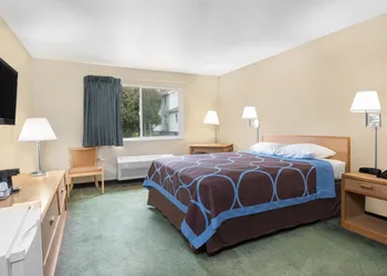 Northwoods Inn & Suites hotel thumbnail 7