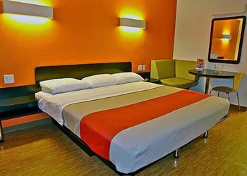 Motel 6 Albuquerque, NM - Northeast hotel thumbnail 4