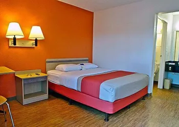 Motel 6 Albuquerque, NM - Northeast hotel thumbnail 5