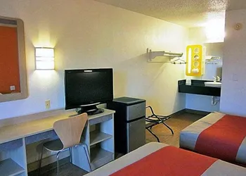 Motel 6 Albuquerque, NM - Northeast hotel thumbnail 6