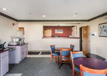 Americas Best Value Inn Wenona hotel thumbnail 3