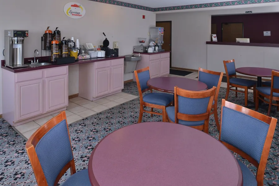 Americas Best Value Inn Wenona hotel detail image 6