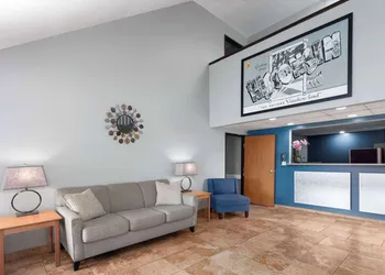 Super 8 by Wyndham Sun Prairie/Madison E hotel thumbnail 2