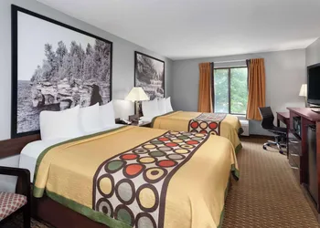 Super 8 by Wyndham Sun Prairie/Madison E hotel thumbnail 6