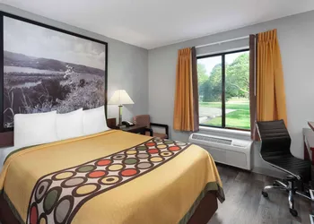 Super 8 by Wyndham Sun Prairie/Madison E hotel thumbnail 8