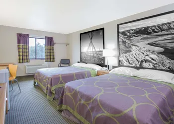 Super 8 by Wyndham Havre hotel thumbnail 6