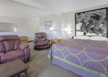 Super 8 by Wyndham Havre hotel thumbnail 8