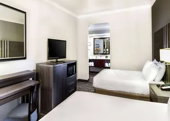 Travelodge by Wyndham Commerce Los Angeles Area hotel thumbnail 4