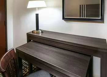 Travelodge by Wyndham Commerce Los Angeles Area hotel thumbnail 8