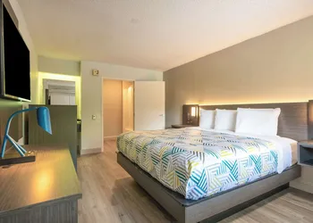 Motel 6 Charlotte, NC - Coliseum hotel thumbnail 5