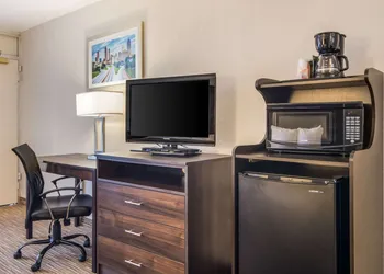 Quality Inn Suwanee I-85 hotel thumbnail 6