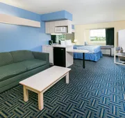 Days Inn & Suites by Wyndham Pryor hotel detail image 4