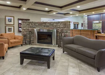 Ramada by Wyndham Camrose hotel thumbnail 2