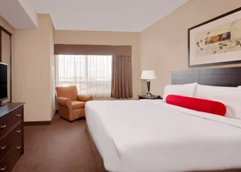 Ramada by Wyndham Camrose hotel thumbnail 5