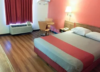 Motel 6 Arkadelphia, AR hotel thumbnail 7