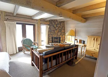 Sun Mountain Lodge hotel thumbnail 6