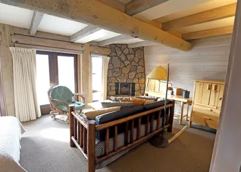 Sun Mountain Lodge hotel thumbnail 6