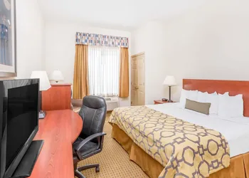 Baymont by Wyndham Cartersville hotel thumbnail 5