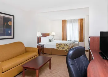 Baymont by Wyndham Cartersville hotel thumbnail 8