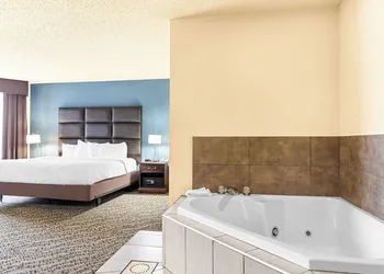Best Western Holiday Manor hotel thumbnail 7