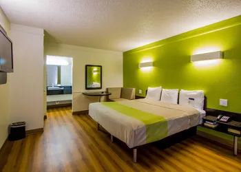Motel 6 Austin, TX - Midtown hotel thumbnail 5