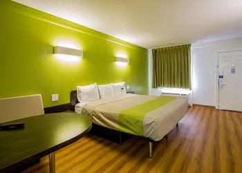 Motel 6 Austin, TX - Midtown hotel thumbnail 6