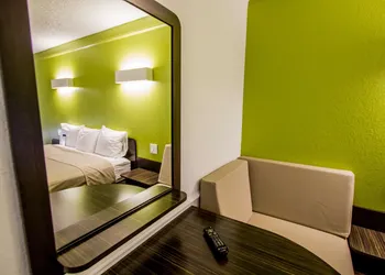 Motel 6 Austin, TX - Midtown hotel thumbnail 7