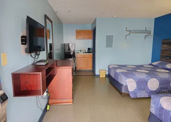 Travelers Inn and Suites hotel thumbnail 3