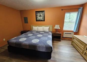 Travelers Inn and Suites hotel thumbnail 7