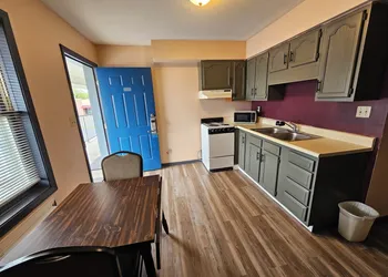 Travelers Inn and Suites hotel thumbnail 8