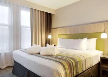 Country Inn & Suites by Radisson, Bloomington at Mall of America, MN hotel thumbnail 8