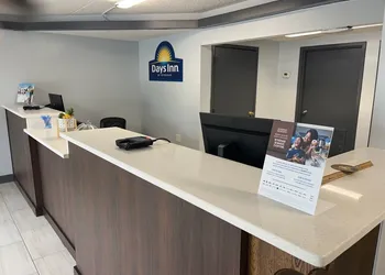 Days Inn by Wyndham Farmville hotel thumbnail 2
