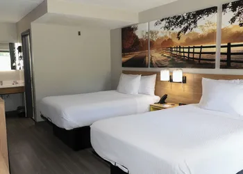 Days Inn by Wyndham Farmville hotel thumbnail 5