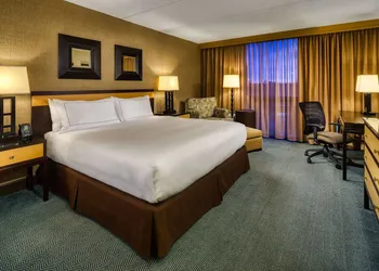 DoubleTree by Hilton Chicago - Arlington Heights hotel thumbnail 6