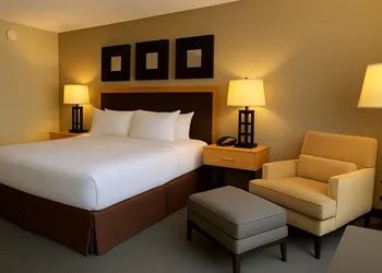 DoubleTree by Hilton Chicago - Arlington Heights hotel thumbnail 8