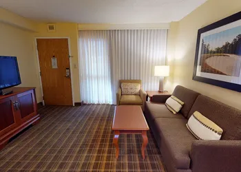 Embassy Suites Greenville Golf Resort & Conference Center hotel thumbnail 6