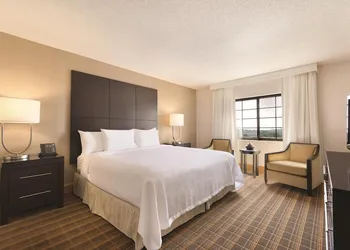Embassy Suites Greenville Golf Resort & Conference Center hotel thumbnail 7