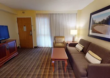 Embassy Suites Greenville Golf Resort & Conference Center hotel thumbnail 6