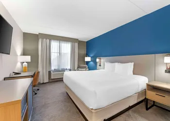 Comfort Inn & Suites Cuyahoga Falls - Akron hotel thumbnail 4