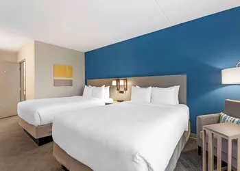 Comfort Inn & Suites Cuyahoga Falls - Akron hotel thumbnail 8