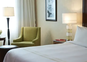 Columbus Airport Marriott hotel thumbnail 4
