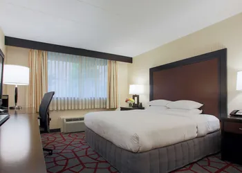 DoubleTree by Hilton Chicago - Alsip hotel thumbnail 7