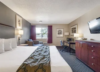 Heritage Inn Express Hayward hotel thumbnail 6